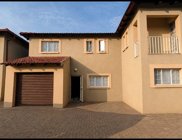 3 BEDROOM DUPLEX FOR SALE IN WATERVAL EAST